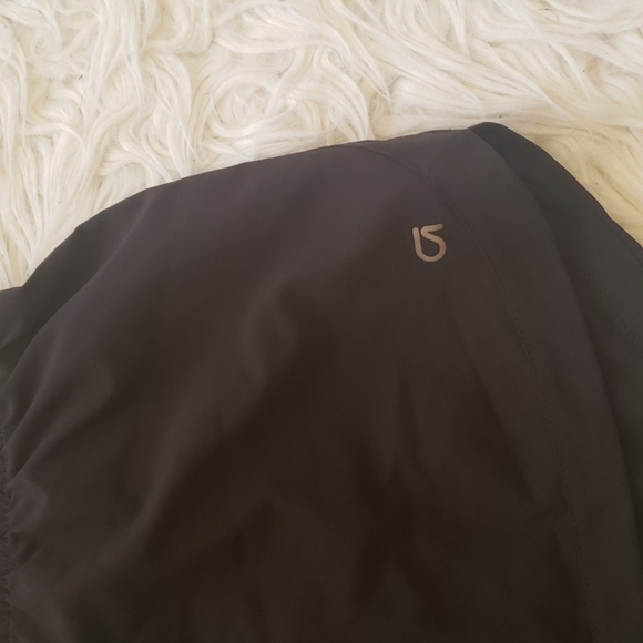 GapFit black shorts - Picture 3 of 6